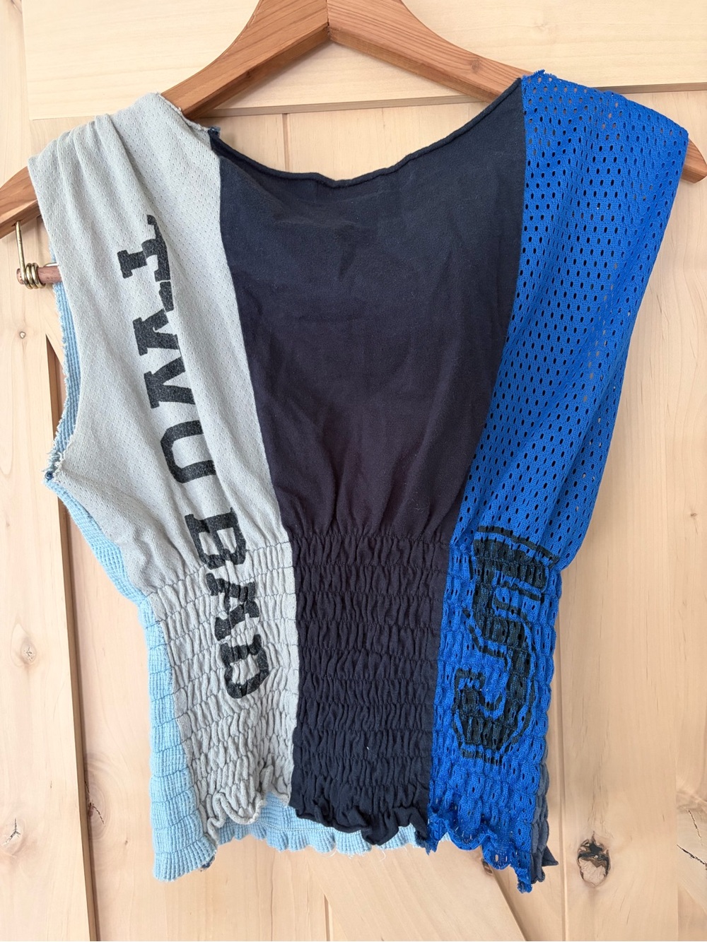 Woman’s Y2K Vintage Two-Tone Blue Smocked Tank - Picture 2 of 4